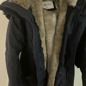 Aritzia Navy Blue Parka L